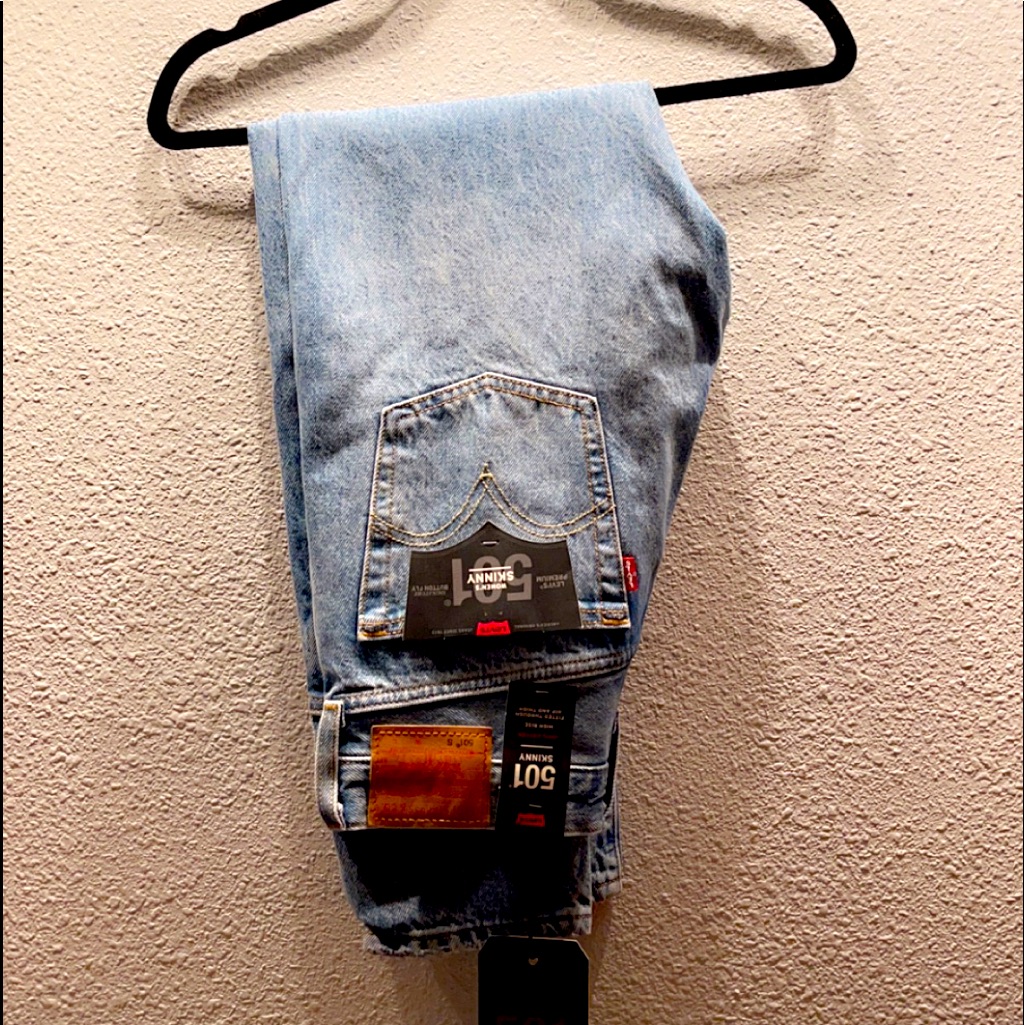 Brand New With Tags Levi Skinny 501 26x28